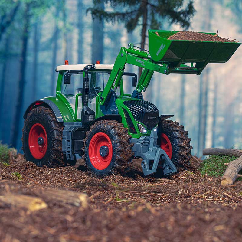 Fendt 933 Vario with front loader <br>and Bluetooth app</br>