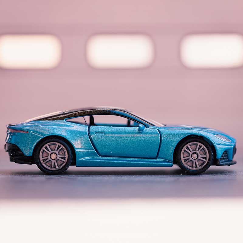 Aston Martin DBS Superleggera