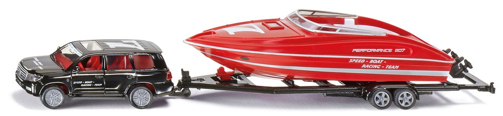 PKW mit Motorboot